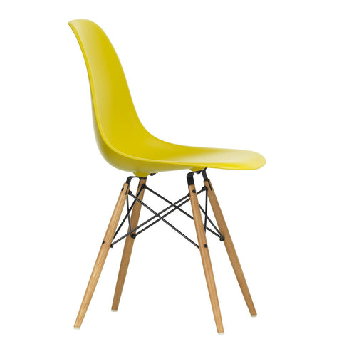 Cadeira Eames em Plástico DSW / Base maple
